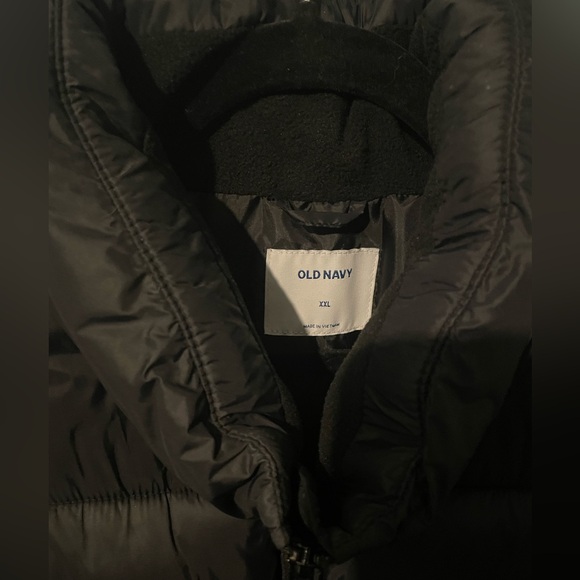 Black Oversized Puffer Vest - Picture 2 of 2